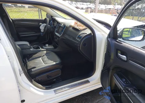 2017 Chrysler 300 Limited z USA, uszkodzony, nr VIN 2C3CCAAG6HH521600